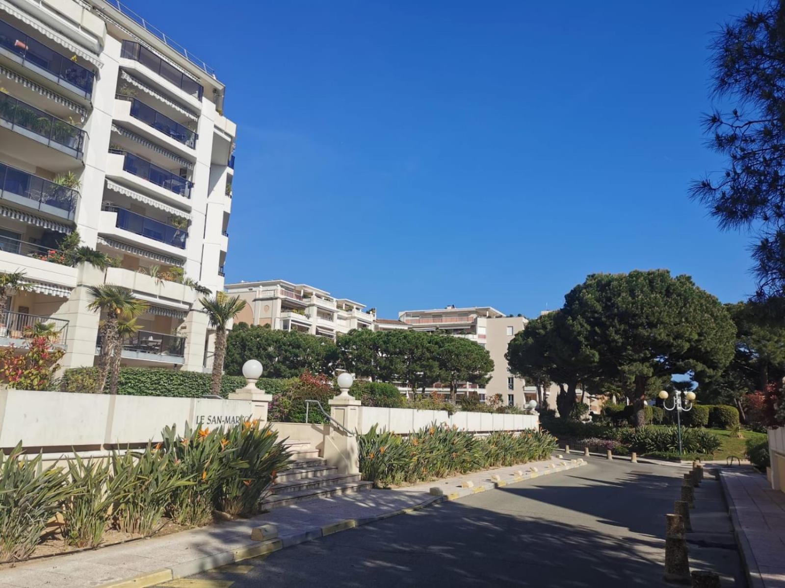 Appartement dans une résidence privée de standing au bord de mer Cagnes-sur-Mer Exterior foto