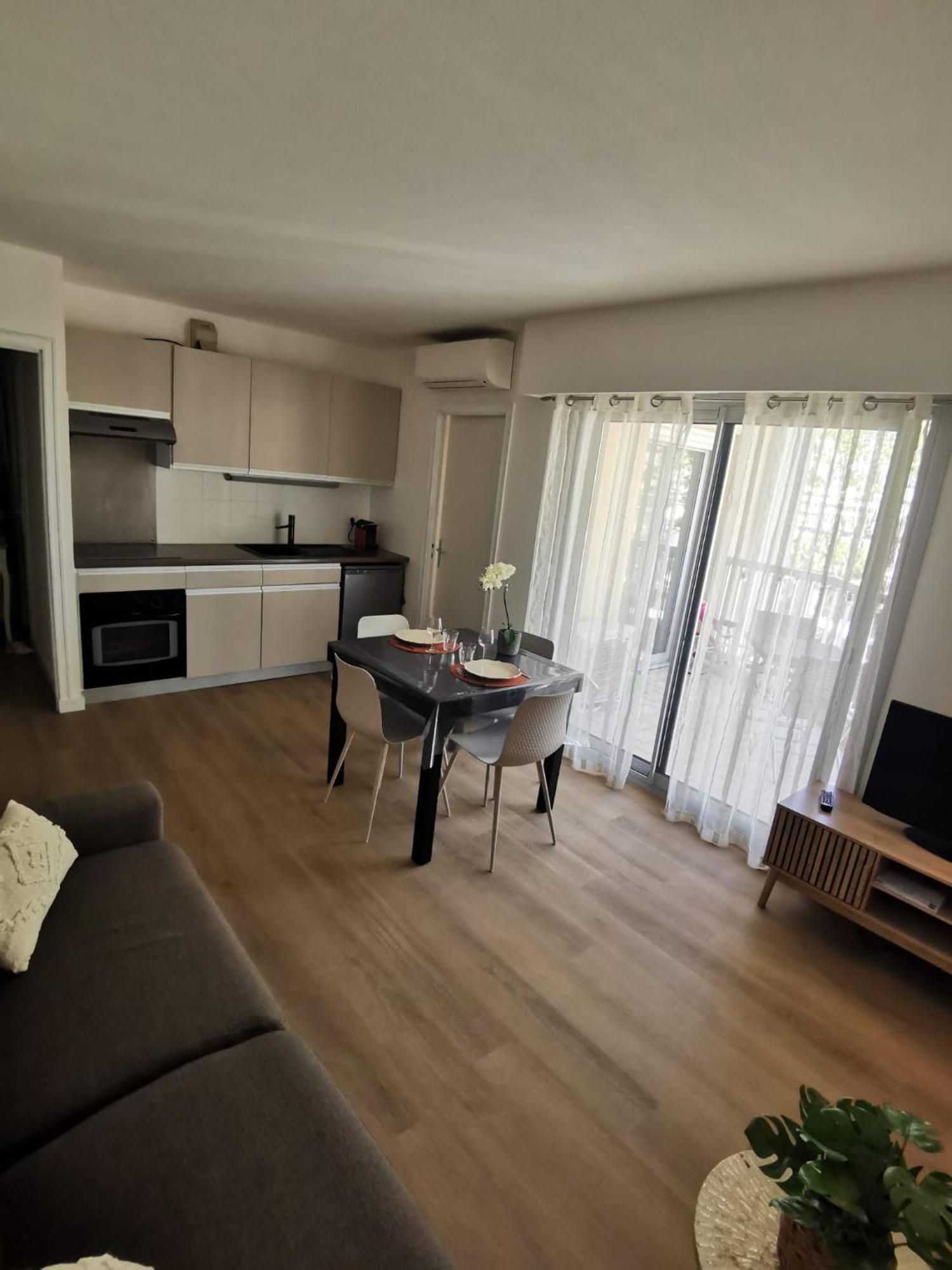 Appartement dans une résidence privée de standing au bord de mer Cagnes-sur-Mer Exterior foto