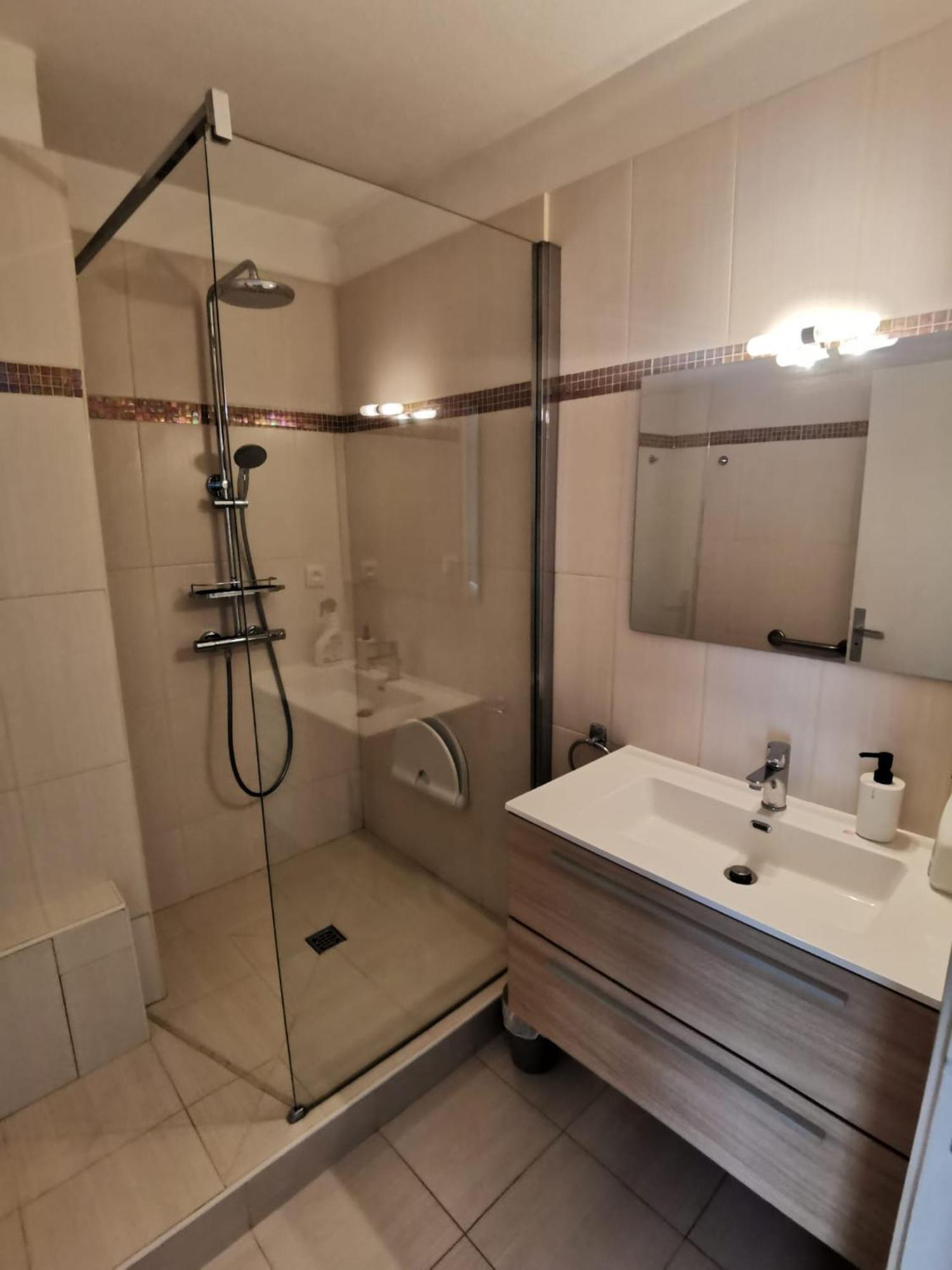Appartement dans une résidence privée de standing au bord de mer Cagnes-sur-Mer Exterior foto